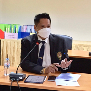 ผู้ช่วยศาสตราจารย์ ดร.นเรศ ขันธะรี คณบดีคณะครุศาสตร์